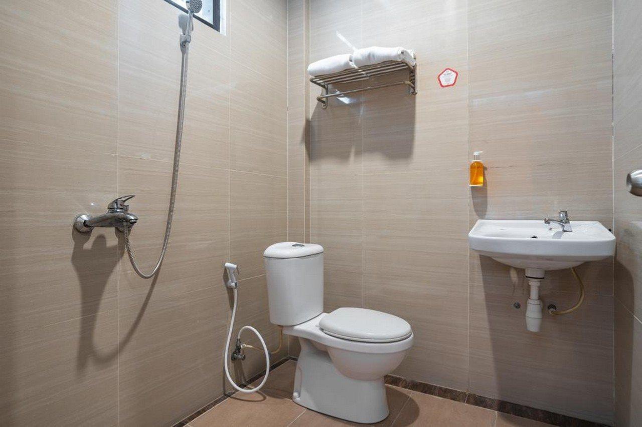 Oyo Flagship 1575 Urban 18 Hotell Surabaya Exteriör bild