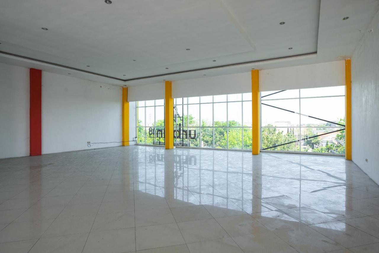 Oyo Flagship 1575 Urban 18 Hotell Surabaya Exteriör bild