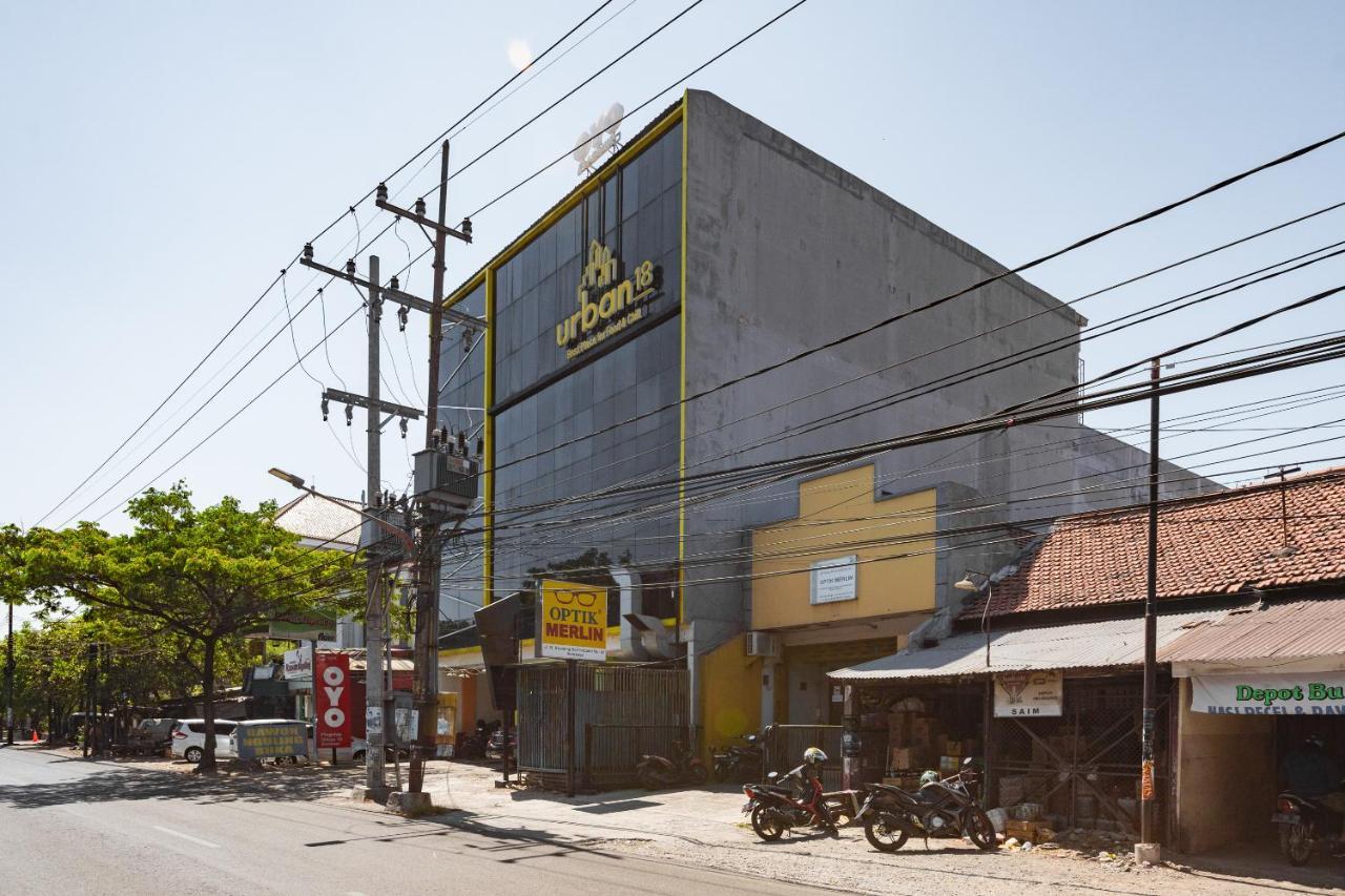 Oyo Flagship 1575 Urban 18 Hotell Surabaya Exteriör bild