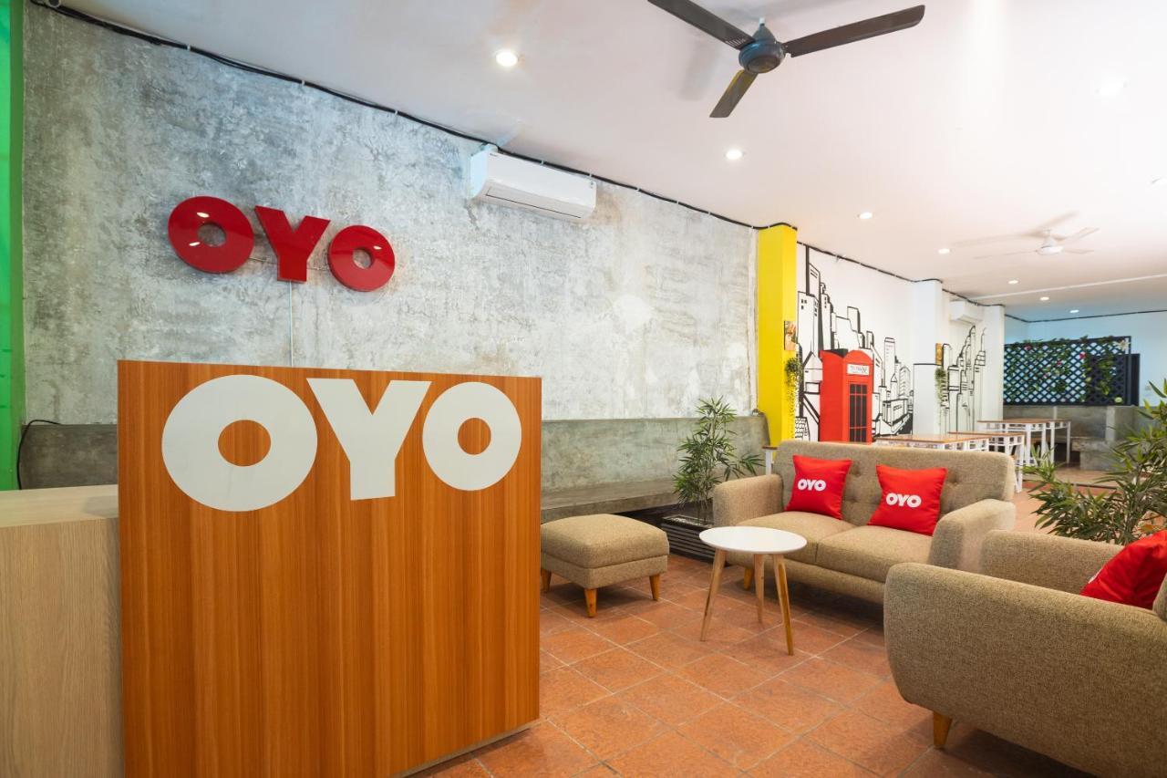 Oyo Flagship 1575 Urban 18 Hotell Surabaya Exteriör bild